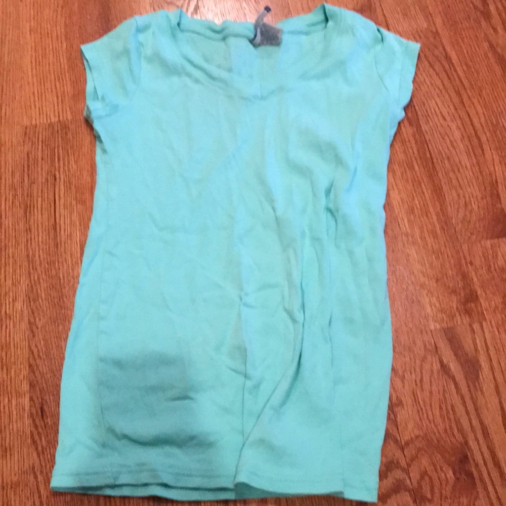 Short sleeved maternity top